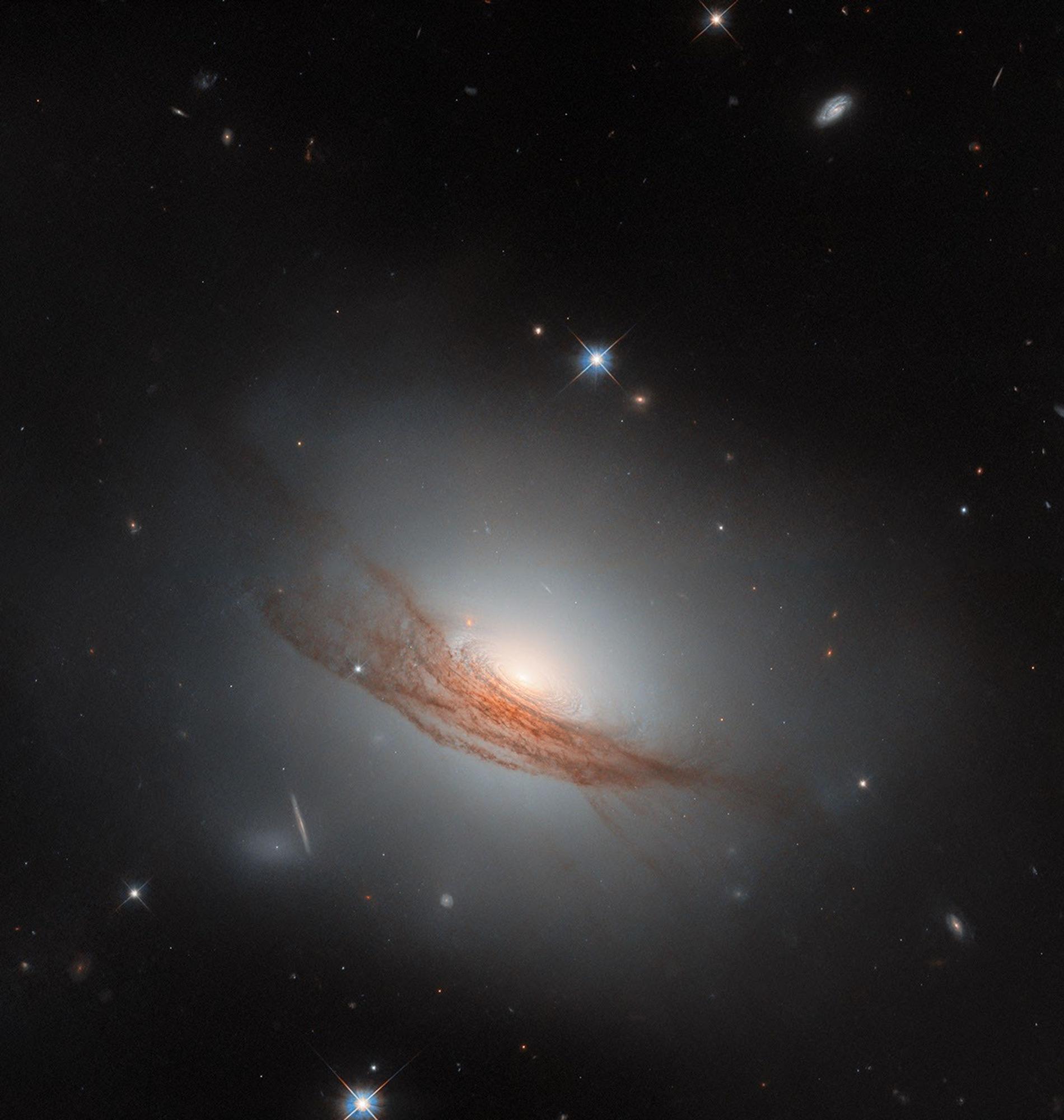 **Hubble Reveals Galaxy’s Cosmic Construction Project**